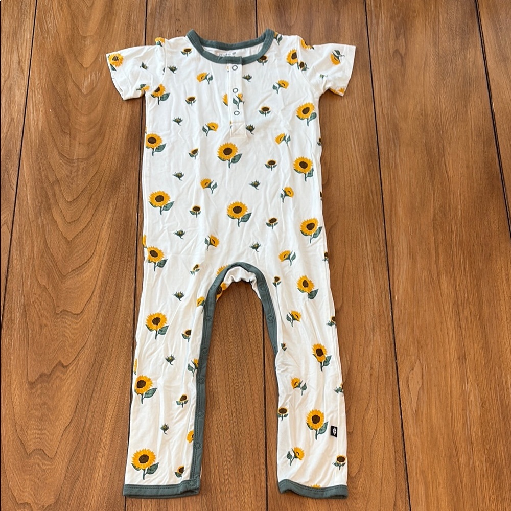 Kyte Baby Sunflower Snap Romper Short Sleeves Long Pant 3T NWOT Retired print